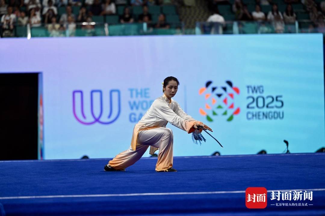 武术套路女, forma, 他们进步很 武术套路女, forma, 他们进步很